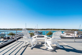 Why Knot Getaway...Rooftop with WaterView! Unit D